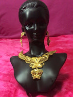 Queen jewelry